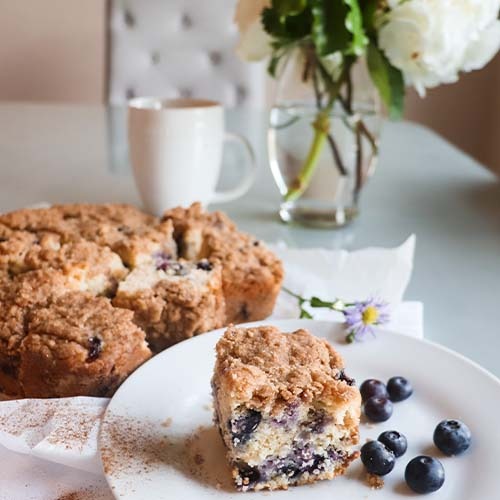 Blueberry Cake with Cinnamon Crumble