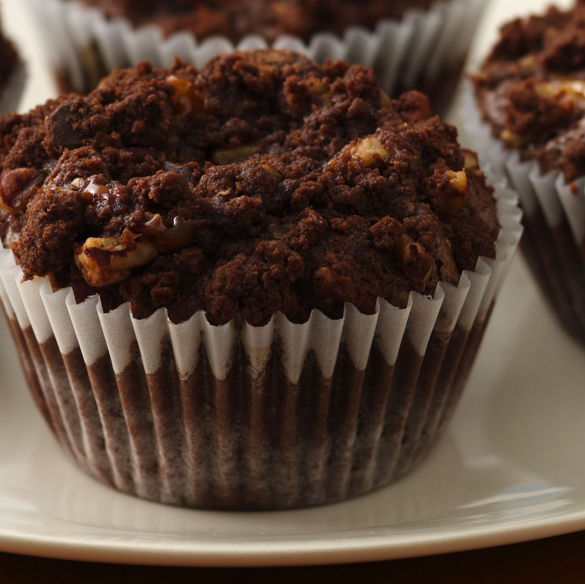 Chocolate-Caramel Crumb Cupcakes