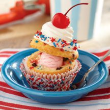 Funfetti® Stars & Stripes® Sundae Cupcakes