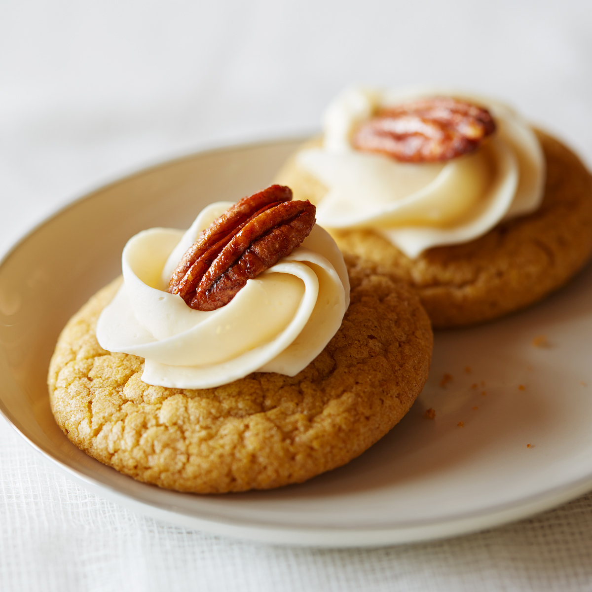 Pumpkin Praline Cookie Poppers