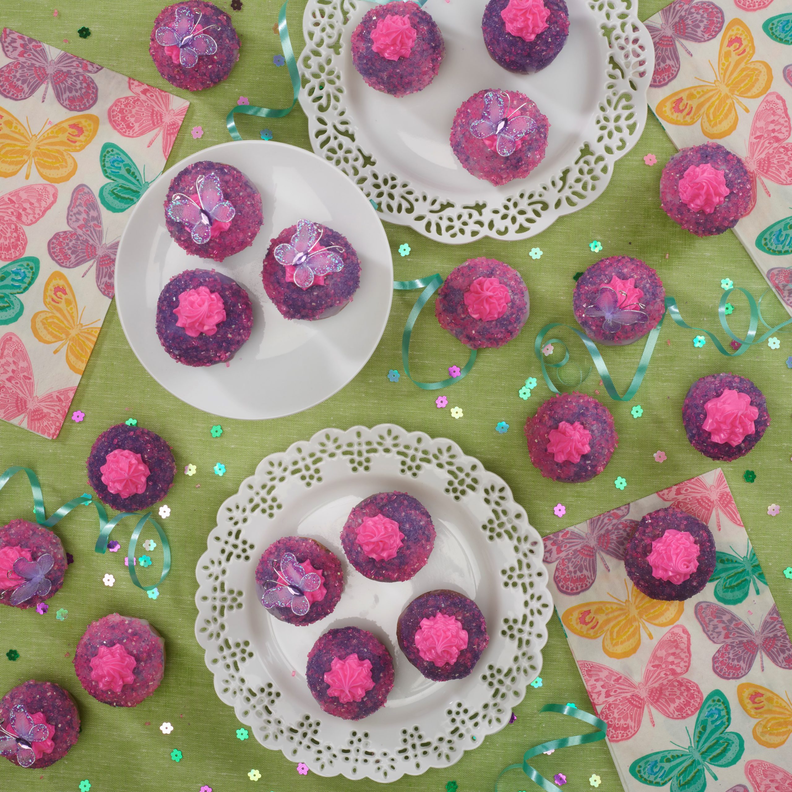 Sparkling Purple & Pink Cake Poppers