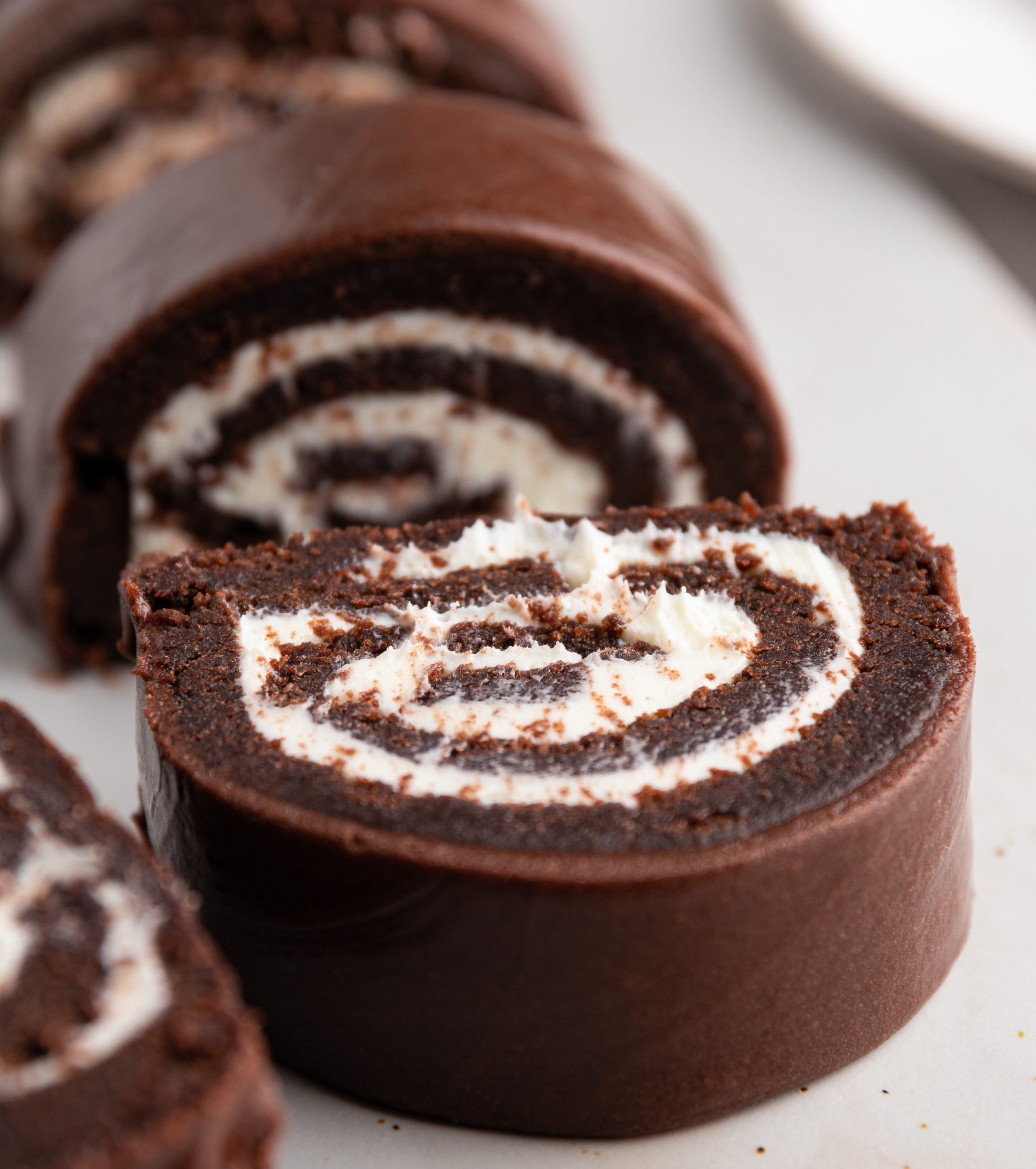 How to Make a Cake Roll in 5 Steps for an Impressive Dessert