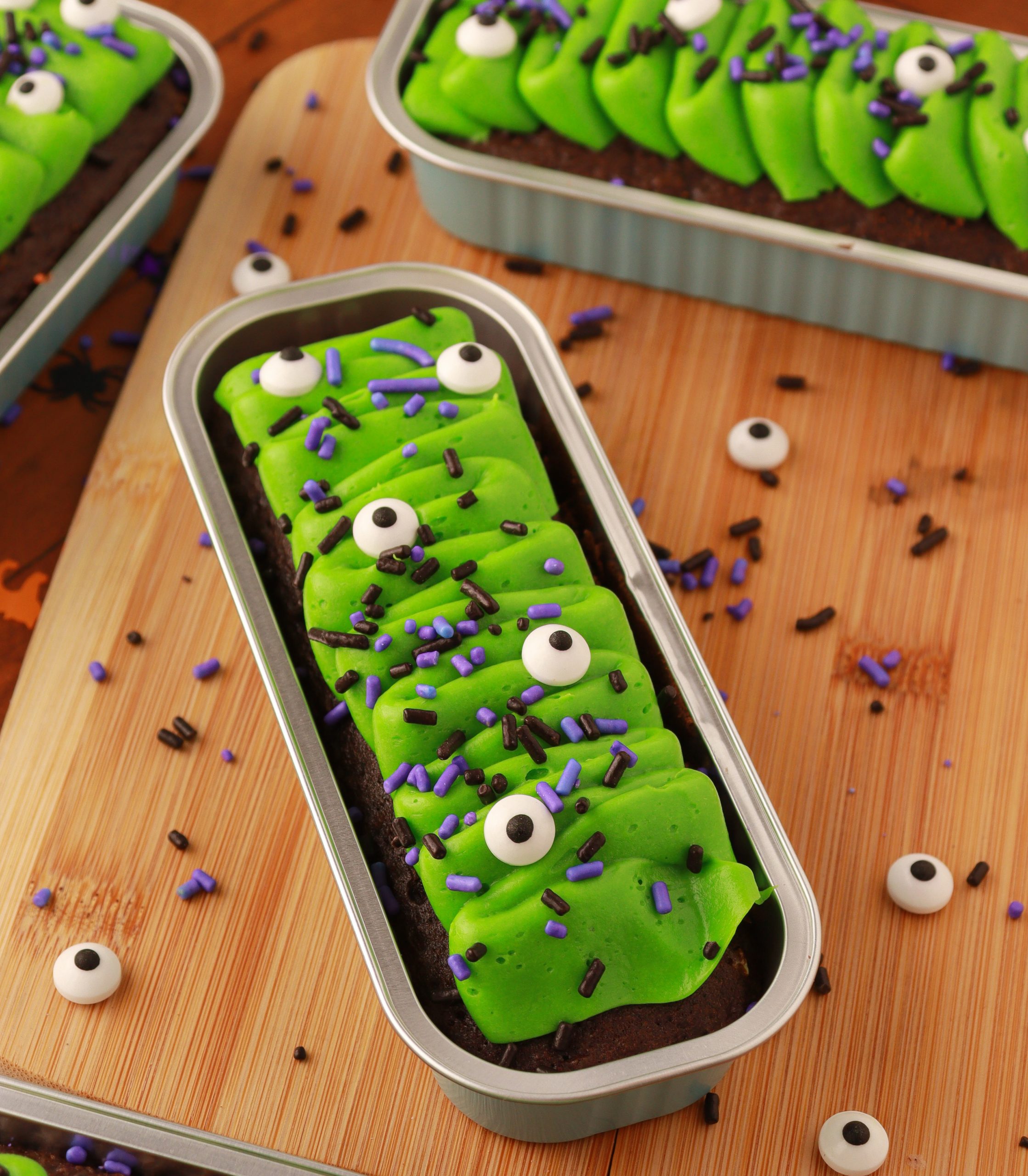 Funfetti® Slime Mini Cakes Recipe