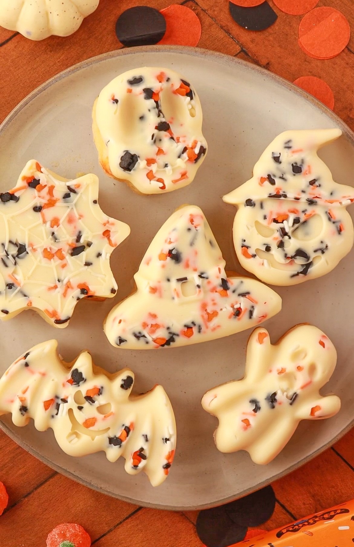 Funfetti® Halloween Mini Cakes Recipe - Pillsbury Baking