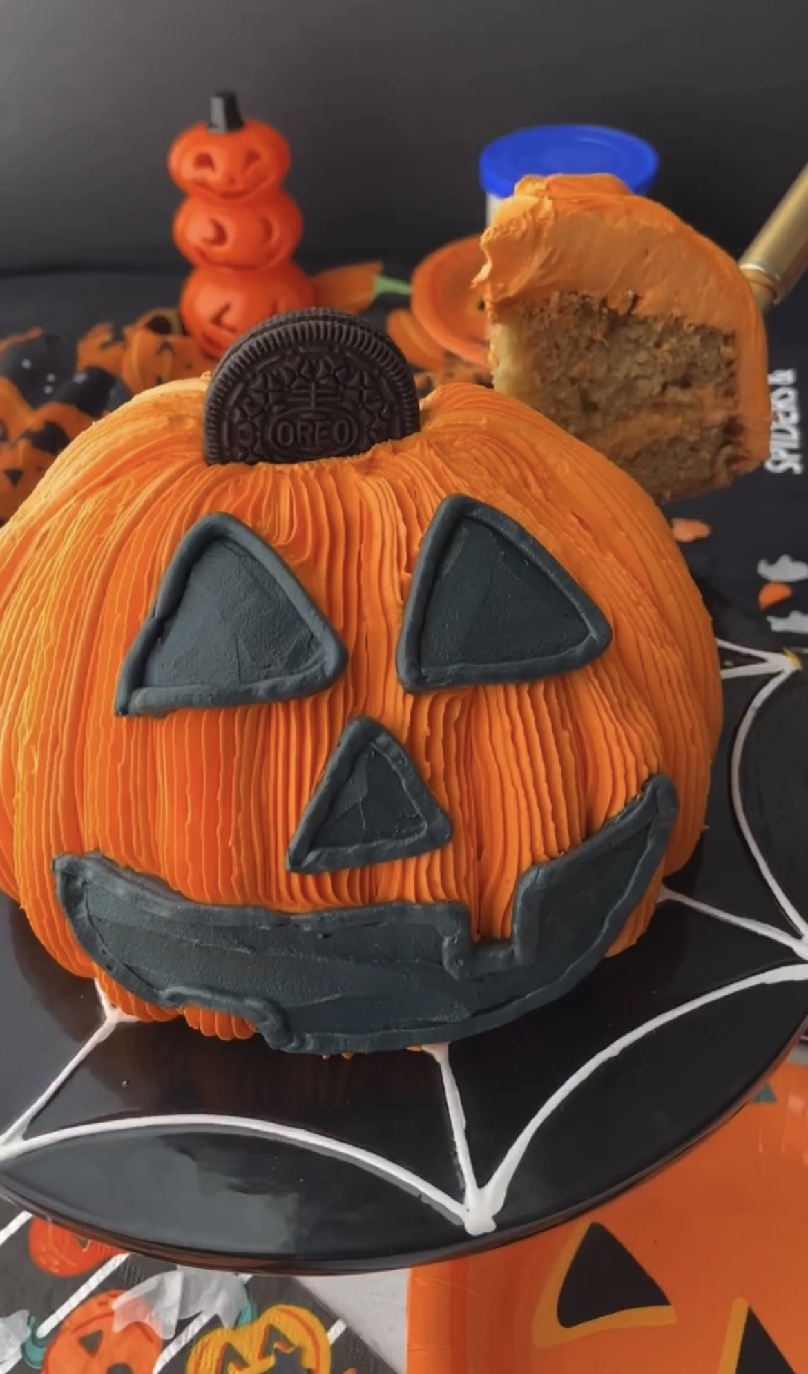 Jack-O-Lantern Cake Recipe