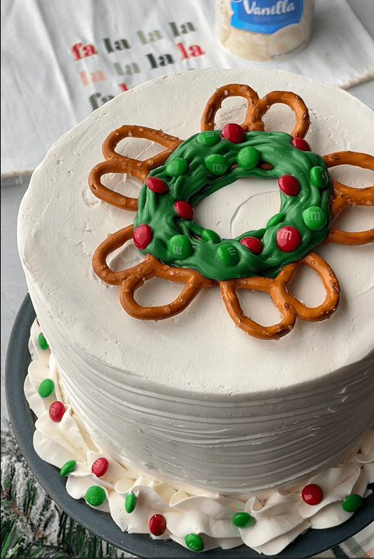 Wreath-Topped Cake Recipe