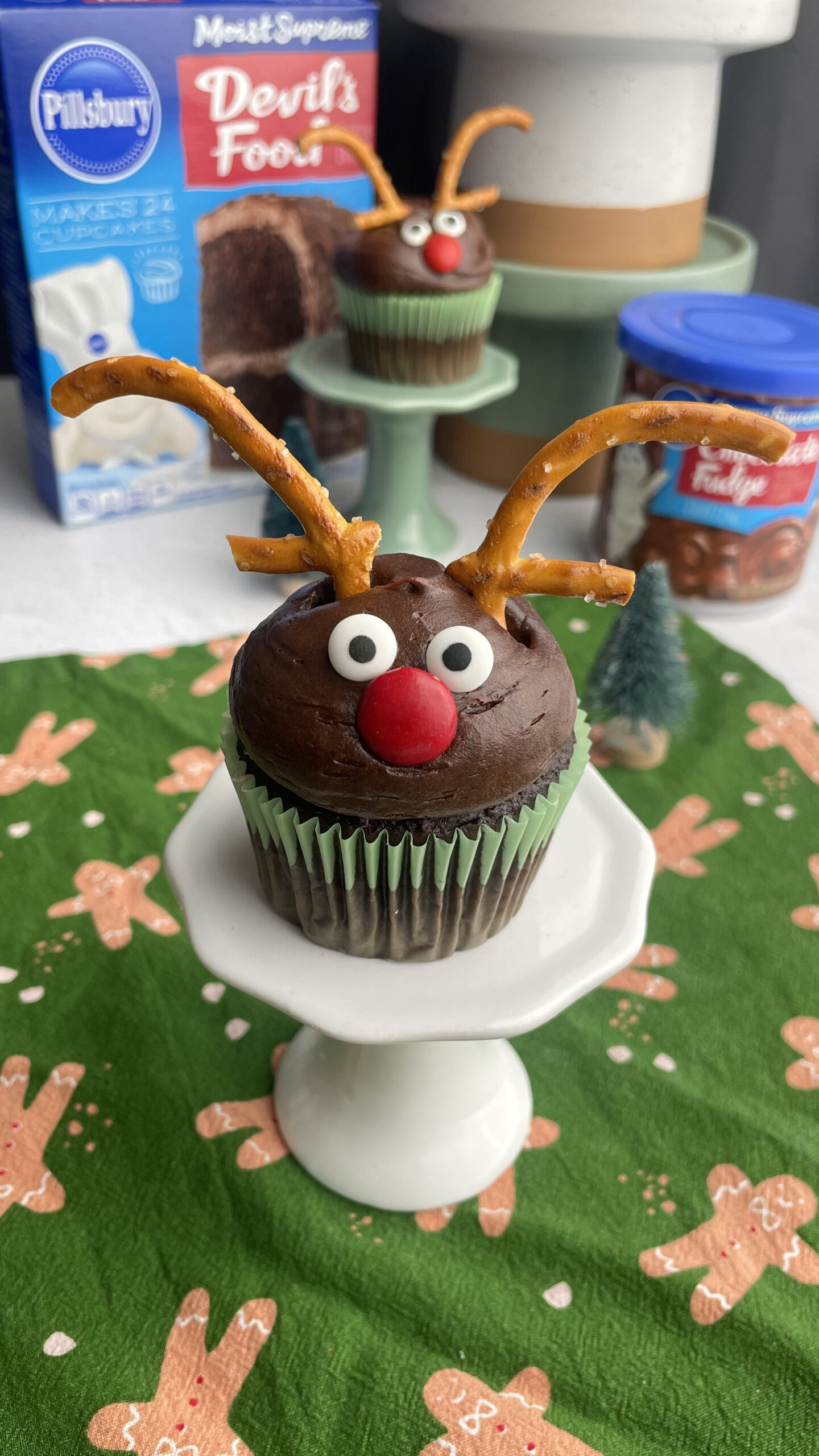 Holiday Reindeer Cupcakes Recipe