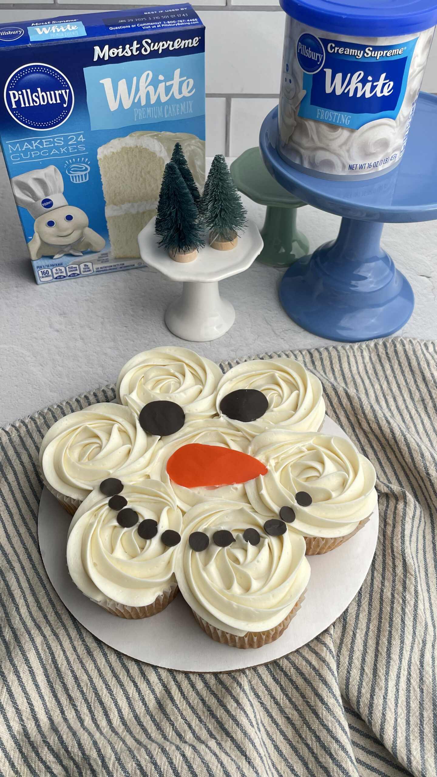 Snowman Cupcake Cake Recipe