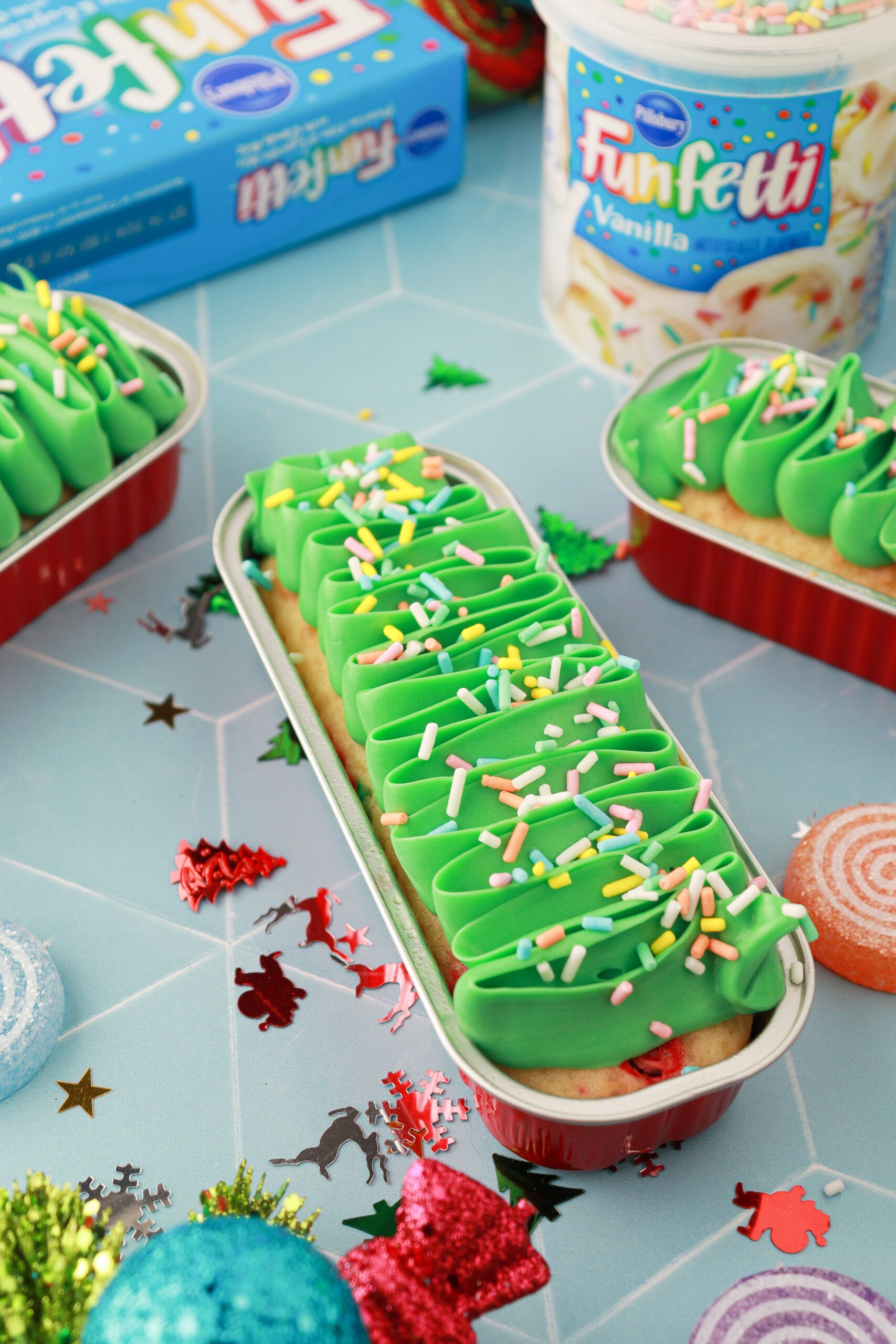 Holiday Mini Cake Trays Recipe